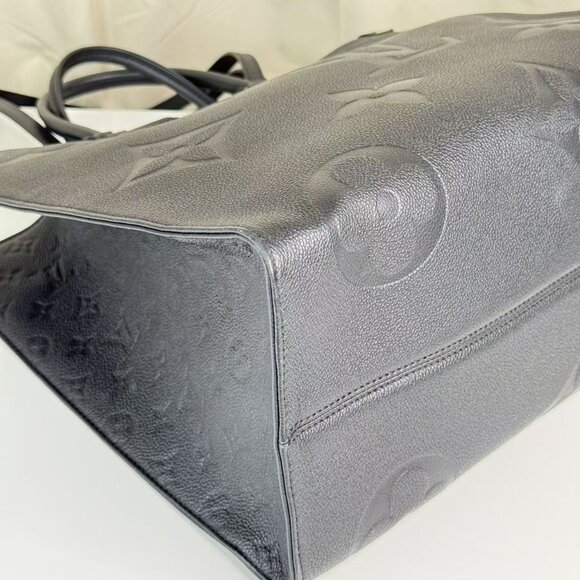 Louis Vuitton Black On The Go GM Shoulder Bag with Classic Monogram Pattern - Picture 6 of 8